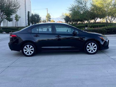 Used 2023 Toyota Corolla LE FWD image 2
