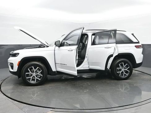 New 2025 Jeep Grand Cherokee Limited w/ Luxury Tech Group II AWD/4WD image 55