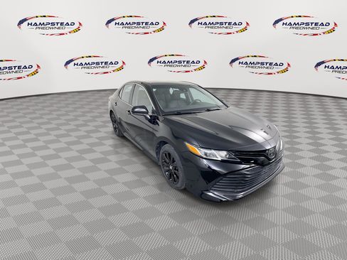 Used 2019 Toyota Camry LE image 2
