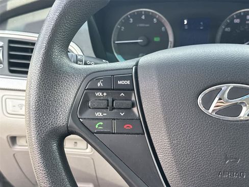 Used 2016 Hyundai Sonata SE FWD image 19