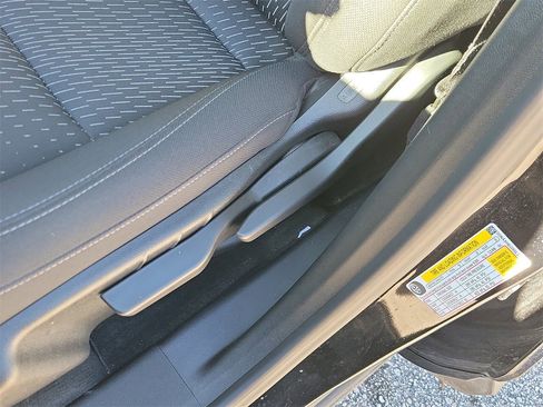 Used 2025 Chevrolet Equinox LT image 16