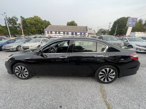 Used 2017 Honda Accord Hybrid Sedan image 8