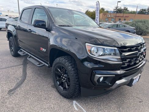 Used 2022 Chevrolet Colorado Z71 w/ Z71 Midnight Edition image 6