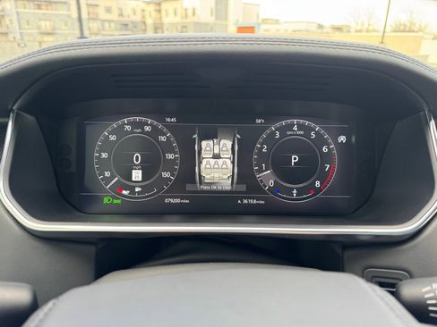 Used 2018 Land Rover Range Rover HSE image 16