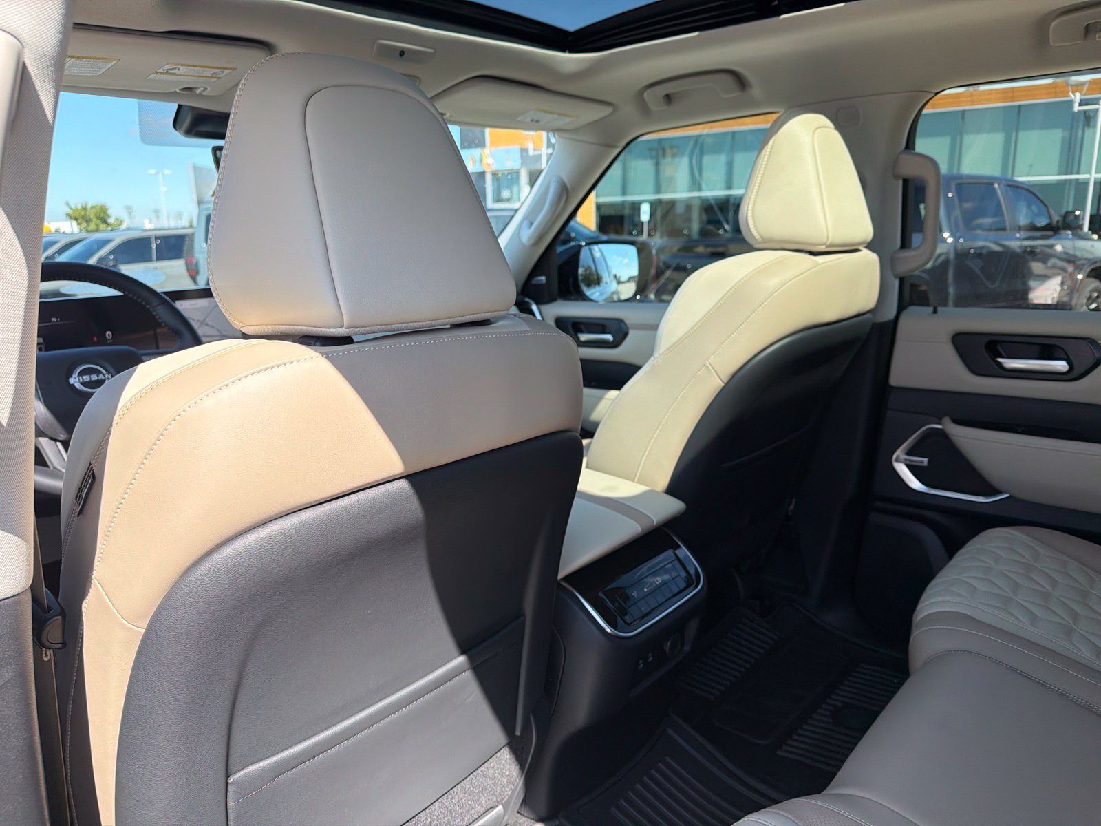 Used 2026 Nissan Armada Platinum AWD/4WD image 17