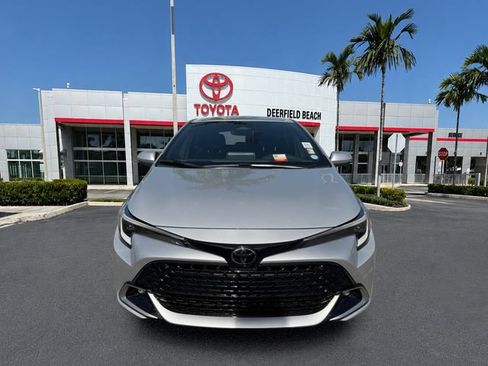 Used 2025 Toyota Corolla XSE FWD image 2