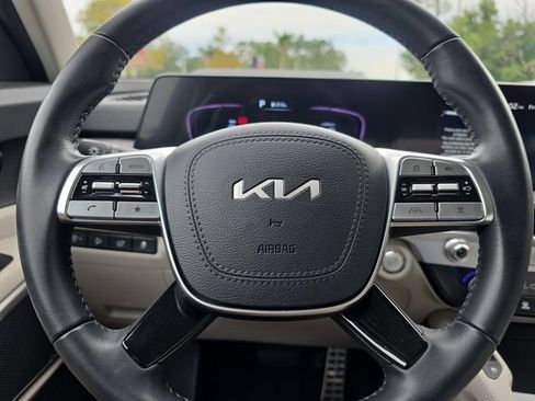 Certified 2024 Kia Telluride EX w/ EX Captain's Chair Package FWD image 22