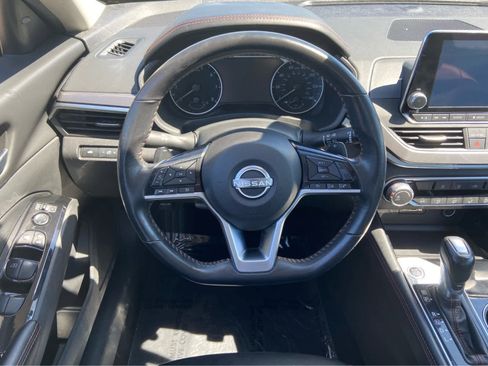 Used 2024 Nissan Altima 2.5 SR FWD image 17