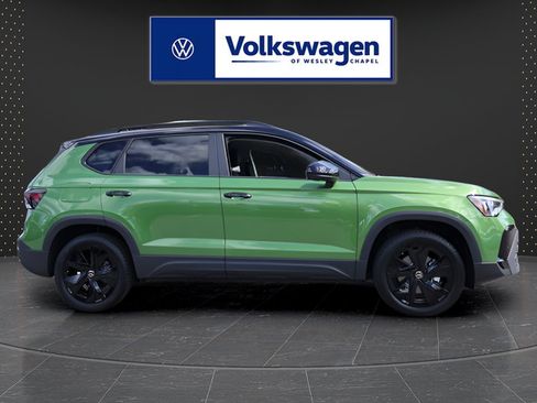 Used 2026 Volkswagen Taos SE FWD image 10