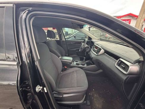 Used 2017 Kia Sorento L FWD image 11