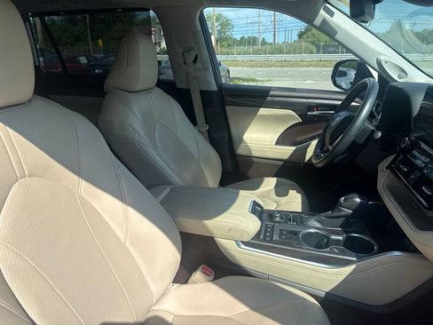 Used 2020 Toyota Highlander Limited AWD/4WD image 26