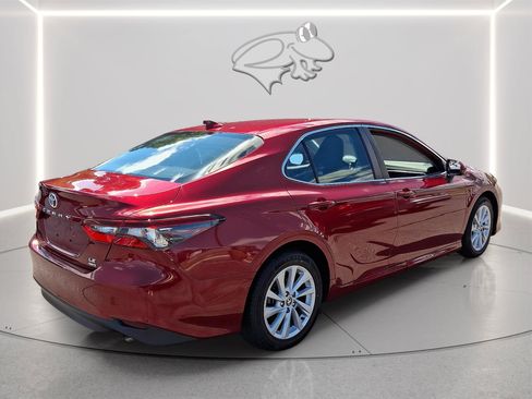 Used 2021 Toyota Camry LE w/ Carpet Mat Package (TMS) AWD/4WD image 5