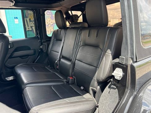 Used 2023 Jeep Wrangler Unlimited Sahara AWD/4WD image 11