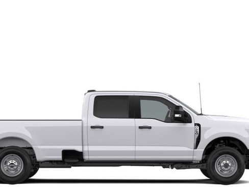 New 2026 Ford F250 XL w/ XL Chrome Package AWD/4WD image 14