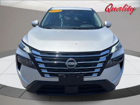 Used 2025 Nissan Rogue SV AWD/4WD image 10