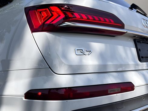 Used 2020 Audi Q7 3.0T Premium Plus AWD/4WD image 30