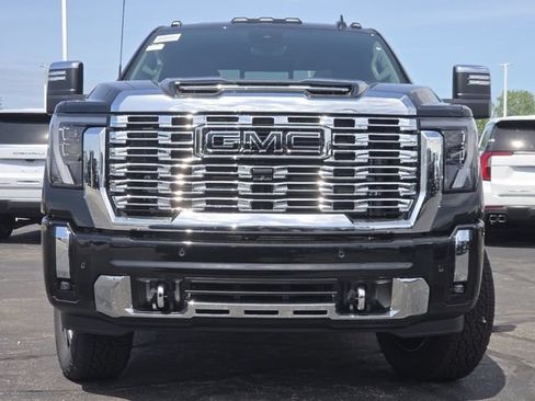 New 2026 GMC Sierra 2500 Denali w/ Denali Reserve Package AWD/4WD image 18