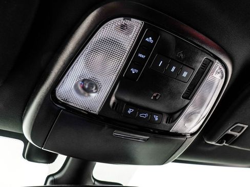 Used 2025 Dodge Durango GT AWD/4WD image 41