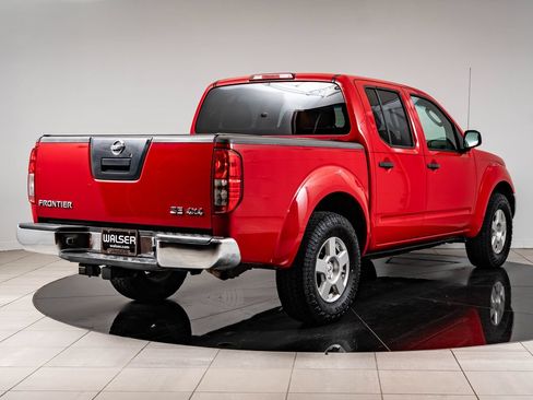 Used 2007 Nissan Frontier SE w/ SE Value Truck Pkg AWD/4WD image 10