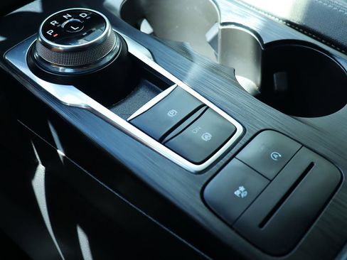 Used 2022 Ford Escape SE image 51