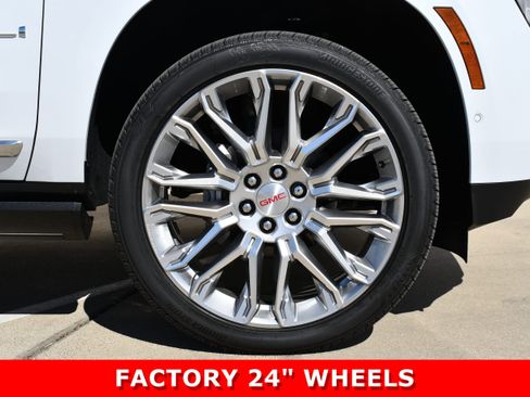 New 2026 GMC Yukon XL Denali w/ Denali Reserve Package AWD/4WD image 8