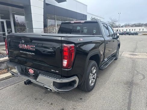 Used 2021 GMC Sierra 1500 SLE w/ X31 Off-Road Package image 9