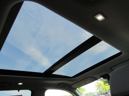 Used 2025 Honda Pilot Touring image 36