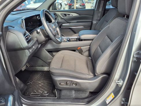 Used 2024 Chevrolet Traverse LT w/ Midnight/Sport Edition image 14