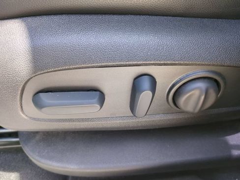 Used 2022 Chevrolet Equinox RS w/ RS Leather Package FWD image 22