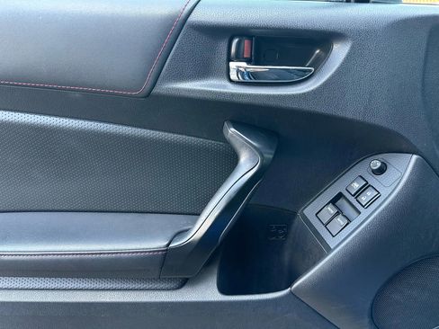 Used 2017 Subaru BRZ Premium w/ Popular Package #3 image 9