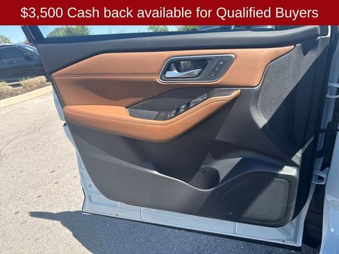 New 2026 Nissan Rogue Platinum AWD/4WD image 11