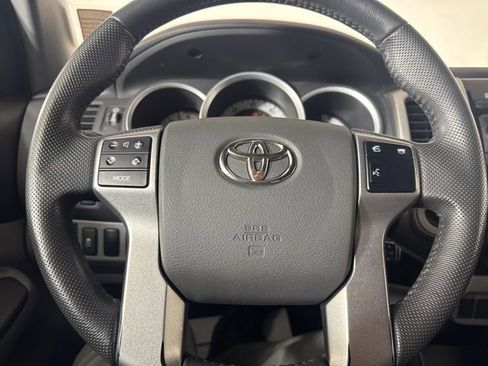 Used 2012 Toyota Tacoma 4x4 Access Cab V6 w/ SR5 Pkg image 19