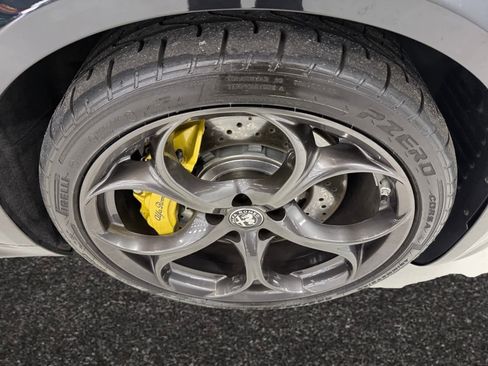 Used 2024 Alfa Romeo Giulia Quadrifoglio w/ Active Assist Plus Package image 9