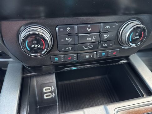 Used 2020 Ford F150 Raptor w/ Equipment Group 802A Luxury image 15