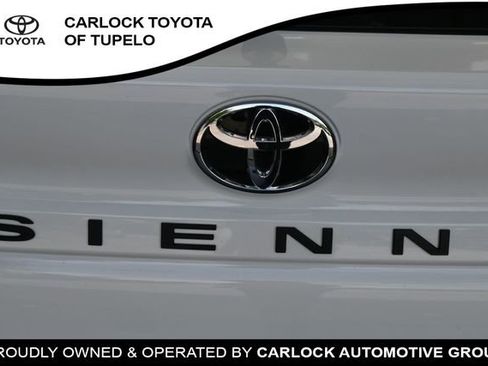 Used 2026 Toyota Sienna LE FWD image 36