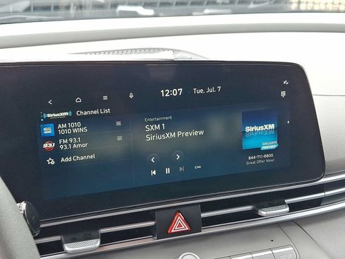 Used 2024 Hyundai Elantra SEL FWD image 17