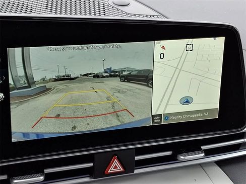 Used 2025 Hyundai Elantra Limited image 18