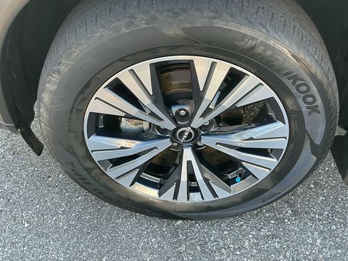 Used 2022 Nissan Rogue SV AWD/4WD image 8