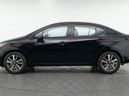 Used 2025 Nissan Versa SV image 5