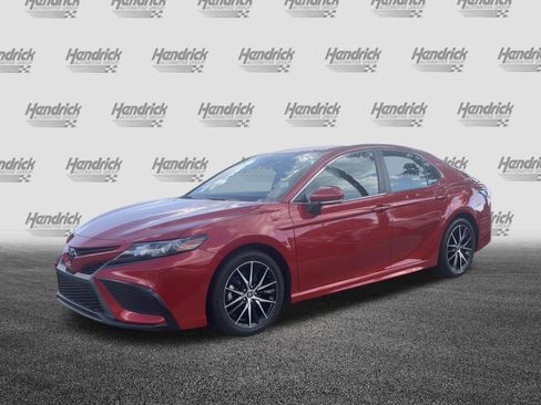 Used 2023 Toyota Camry SE w/ Convenience Package FWD image 5