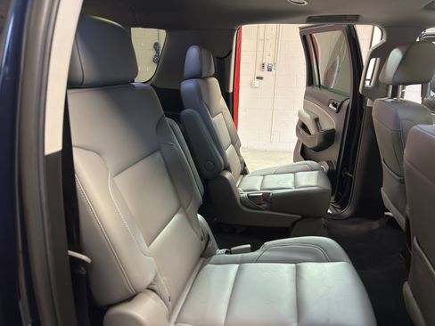 Used 2019 Chevrolet Suburban LT w/ LT Signature Package AWD/4WD image 25