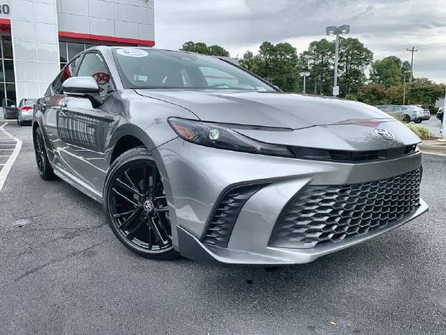 Used 2026 Toyota Camry SE w/ Multimedia Upgrade Package FWD image 2