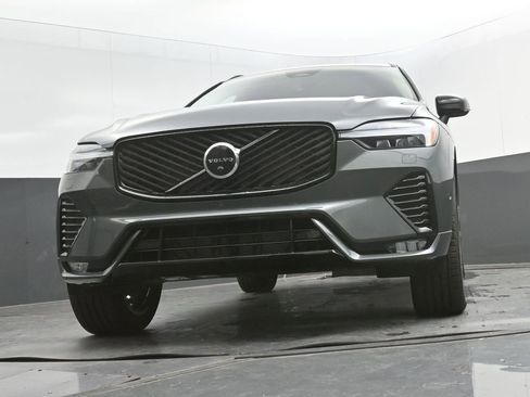 New 2026 Volvo XC60 B5 Plus w/ Climate Package AWD/4WD image 37