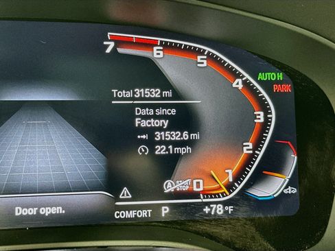 Used 2022 BMW M550i xDrive w/ Executive Package AWD/4WD image 12