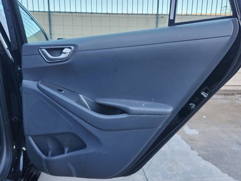 Used 2021 Hyundai Ioniq SE image 18