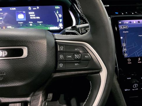 Used 2022 Jeep Grand Cherokee Limited 4xe image 12