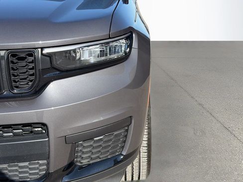New 2025 Jeep Grand Cherokee L Altitude AWD/4WD image 10