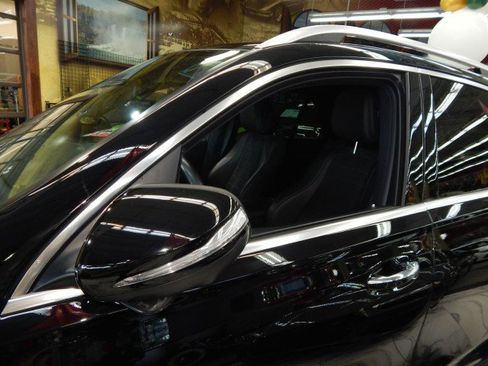 Used 2022 Mercedes-Benz GLE 350 4MATIC w/ AMG Line Exterior image 12