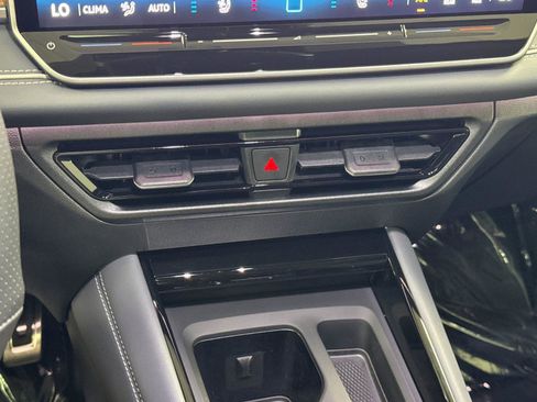 New 2026 Volkswagen Tiguan SEL R-Line AWD/4WD image 20