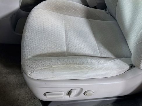 Used 2015 Toyota Sienna LE image 22